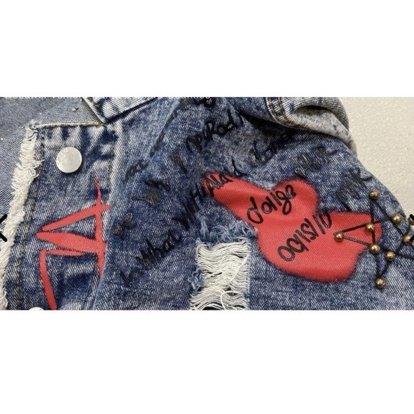 PQUCE One of a Kind Hand Painted Studded Acid Wash Denim Jacket Size M - Picture 8 of 9
